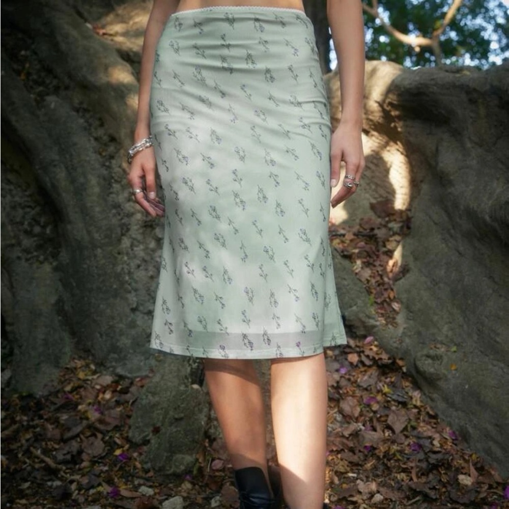 ***SOLD*** NWT Romwe fairycore Skirt - Picture 4 of 7